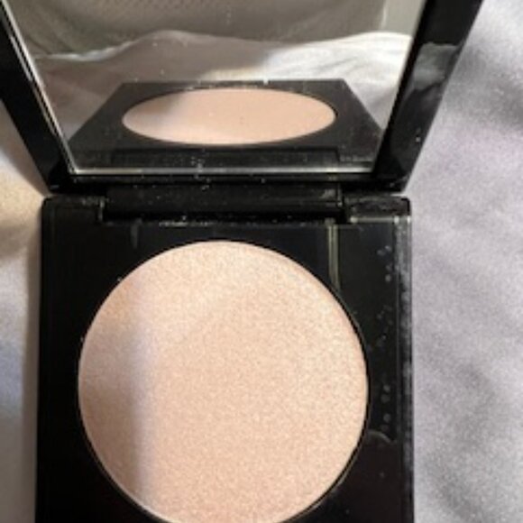 Almost New Pat McGrath Labs Skin Fetish Highlighter in Lunar Allure - Picture 3 of 6